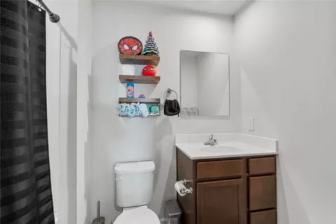 Bath - 329 Kings Grant Ct, Seneca, SC 29678 photo 5 of 5