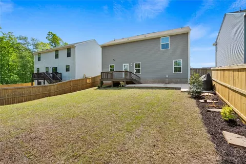 Exterior - 329 Kings Grant Ct, Seneca, SC 29678 photo 7 of 9