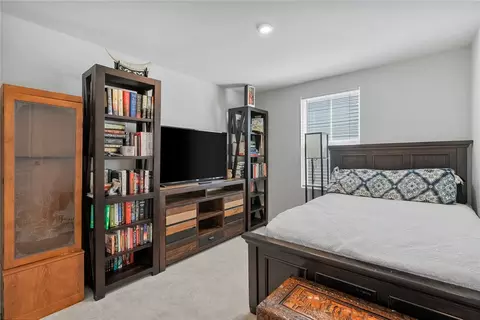 Bedroom - 329 Kings Grant Ct, Seneca, SC 29678 photo 5 of 6