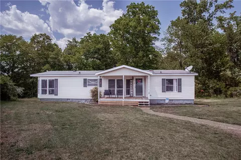 1504 E Saluda Lake Rd, Greenville, SC 29611