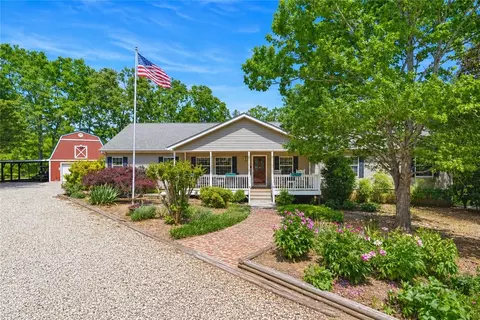 113 Westwood Dr, Westminster, SC 29693