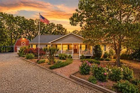 113 Westwood Dr, Westminster, SC 29693