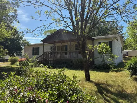 104 Meadow Hills Dr, Anderson, SC 29621
