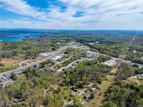 View/Area - 402 Maple Ave, Seneca, SC 29678 photo 4 of 4