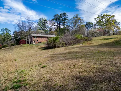 Exterior - 402 Maple Ave, Seneca, SC 29678 photo 8 of 11