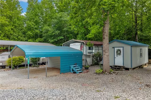 Exterior - 140 Loop Cir, Westminster, SC 29693 photo 15 of 16