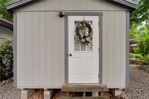 Exterior - 140 Loop Cir, Westminster, SC 29693 photo 1 of 16