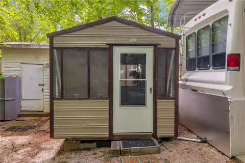 Exterior - 140 Loop Cir, Westminster, SC 29693 photo 12 of 16