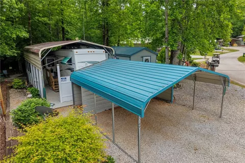 Exterior - 140 Loop Cir, Westminster, SC 29693 photo 10 of 16