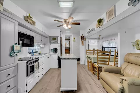 Kitchen - 140 Loop Cir, Westminster, SC 29693 photo 1 of 4