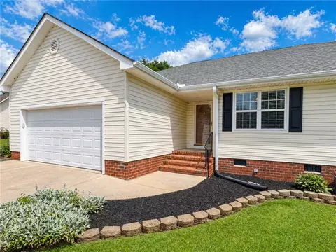 210 Springside Cir, Anderson, SC 29625