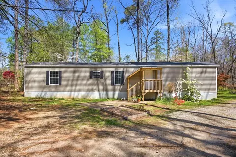 289 Bauknight Rd, Mountain Rest, SC 29664