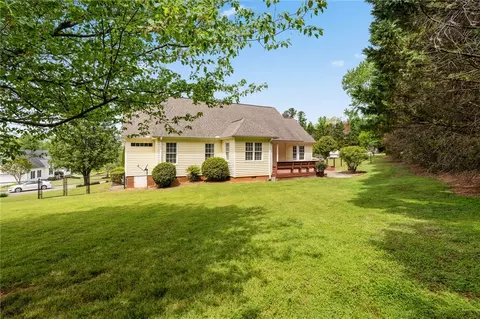 Exterior - 103 Stone Meadow Way, Easley, SC 29642 photo 7 of 8