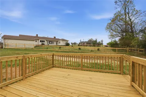 Exterior - 540 E South 5th St, Seneca, SC 29678 photo 3 of 7