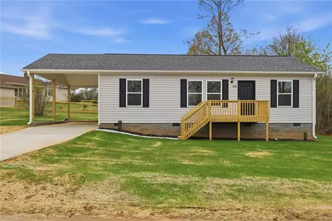 540 E South 5th St, Seneca, SC 29678