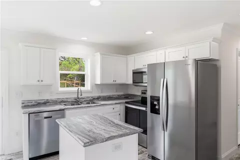 Kitchen - 540 E South 5th St, Seneca, SC 29678 photo 3 of 3