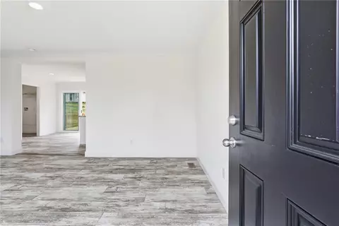 Entry Way - 540 E South 5th St, Seneca, SC 29678 photo 1 of 3