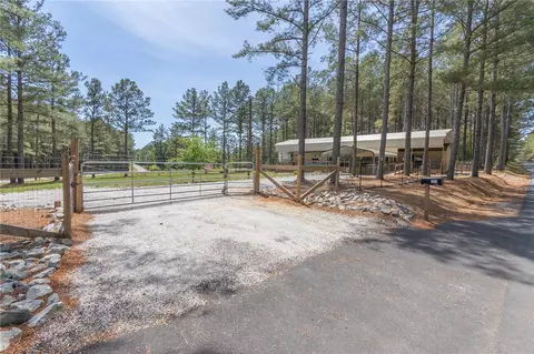 203 Fishers Cove Rd, Fair Play, SC 29643