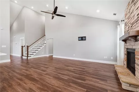 Living - 210 Founders Blvd, Central, SC 29630 photo 4 of 6