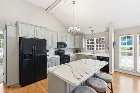 Kitchen - 519 Island Point Rd, Starr, SC 29684 photo 2 of 4