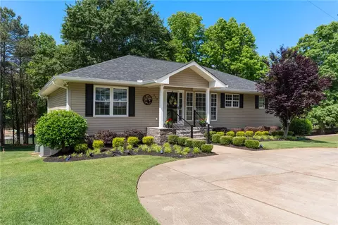 519 Island Point Rd, Starr, SC 29684