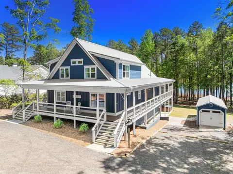 318 Foxy Ln, Martin, GA 30557