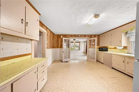 Kitchen - 102 Robinson Ave, Easley, SC 29640 photo 3 of 3