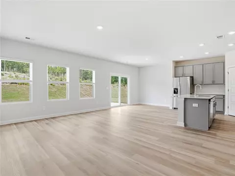 Living - 1529 Switchback Cir, Moore, SC 29369 photo 2 of 2