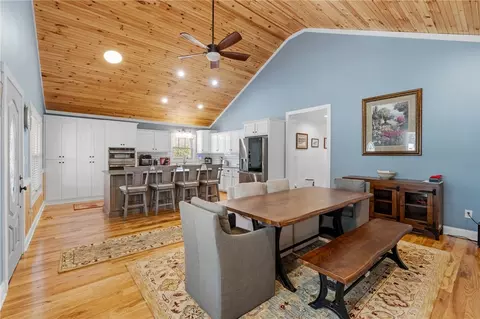 Dining - 1122 Midway Rd, Pickens, SC 29671 photo 3 of 4