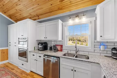 Kitchen - 1122 Midway Rd, Pickens, SC 29671 photo 5 of 5