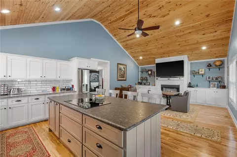 Kitchen - 1122 Midway Rd, Pickens, SC 29671 photo 4 of 5