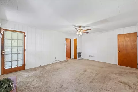 Living - 514 E 518 E Fairplay Blvd, Fair Play, SC 29643 photo 4 of 8