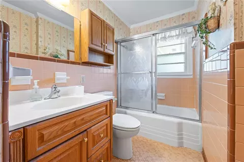 Bath - 514 E 518 E Fairplay Blvd, Fair Play, SC 29643 photo 2 of 2