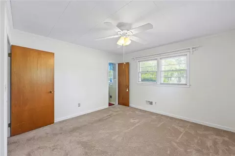Bedroom - 514 E 518 E Fairplay Blvd, Fair Play, SC 29643 photo 2 of 8