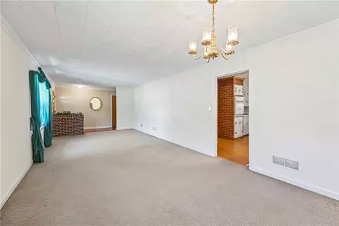 Living - 514 E 518 E Fairplay Blvd, Fair Play, SC 29643 photo 5 of 8