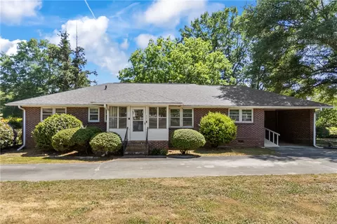 Exterior - 514 E 518 E Fairplay Blvd, Fair Play, SC 29643 photo 2 of 7