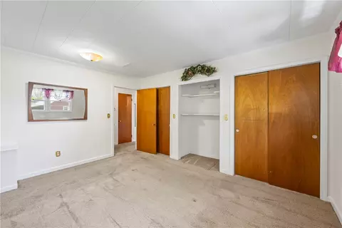 Bedroom - 514 E 518 E Fairplay Blvd, Fair Play, SC 29643 photo 6 of 8