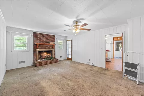 Living - 514 E 518 E Fairplay Blvd, Fair Play, SC 29643 photo 1 of 8