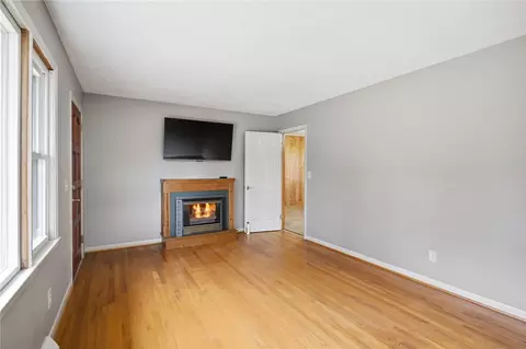 Living - 101 Mountain View Dr, Walhalla, SC 29691 photo 1 of 3