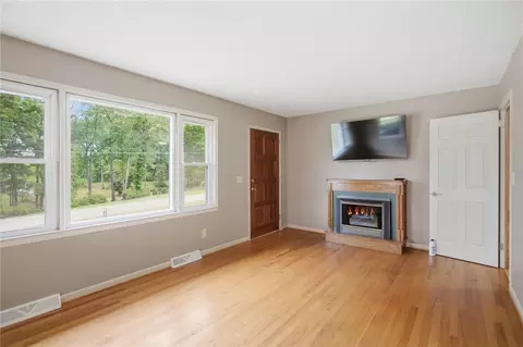 Living - 101 Mountain View Dr, Walhalla, SC 29691 photo 3 of 3