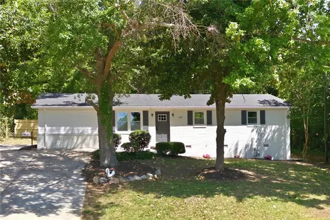 507 E South 2nd St, Seneca, SC 29678