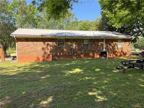 219 Lufkin Dr, Williamston, SC 29697 photo 3