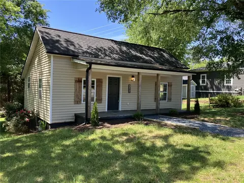 312 W Beattie St, Liberty, SC 29657