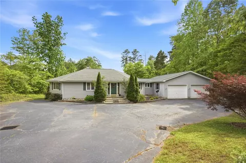 502 Leprechaun Ln, Westminster, SC 29693