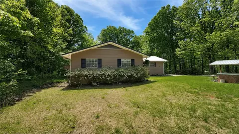 Exterior - 380 Honeysuckle Dr, Mountain Rest, SC 29664 photo 3 of 18