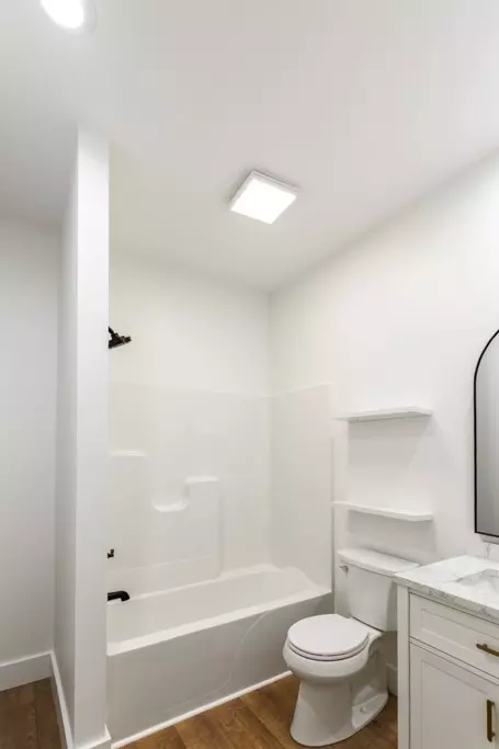 Bath - 906 Fairfield Dr, Seneca, SC 29678 photo 5 of 5