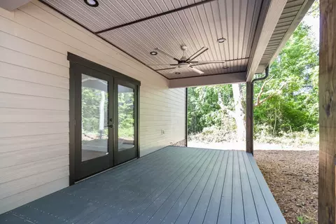 Exterior - 906 Fairfield Dr, Seneca, SC 29678 photo 6 of 10
