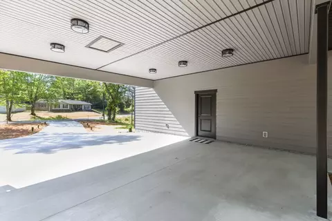 Exterior - 906 Fairfield Dr, Seneca, SC 29678 photo 5 of 10