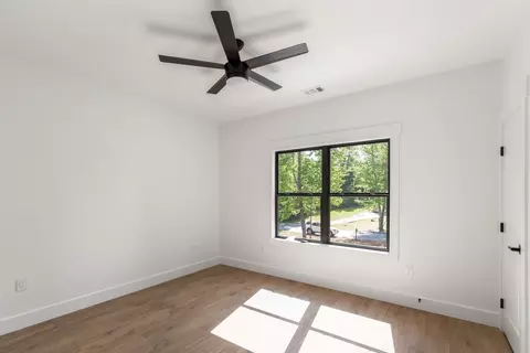 Bedroom - 906 Fairfield Dr, Seneca, SC 29678 photo 6 of 9