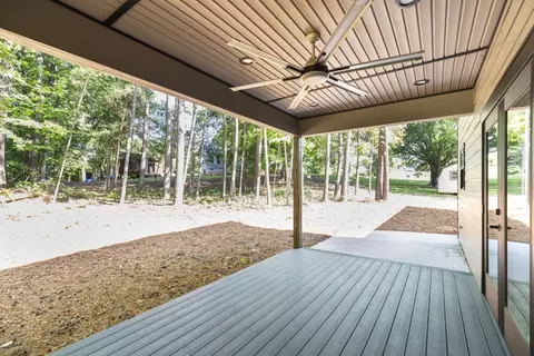 Exterior - 906 Fairfield Dr, Seneca, SC 29678 photo 7 of 10